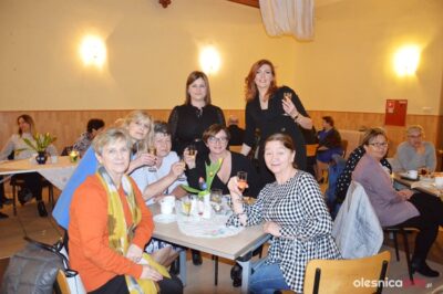 Teatrzyk Retro z Ostrowiny wystąpił z okazji Dnia Kobiet w Bystrem [ZDJĘCIA]