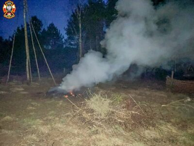 Wezwali ich do pożaru lasu. Okazało się, że to właściciel pali ognisko