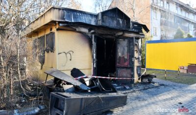 Nocny pożar w Oleśnicy. Spłonął kiosk przy ul. Hallera