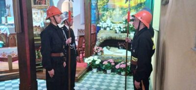 Strażacy pełnili wartę przy Grobie Pańskim