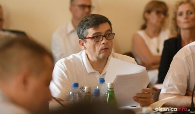 Radny apeluje o utworzenie biura paszportowego w Oleśnicy
