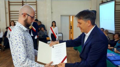 Świadectwa dla młodych techników i stypendia dla prymusów [NAZWISKA, ZDJĘCIA]