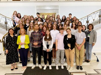 Uczniowie II LO w Oleśnicy gościli w Sejmie