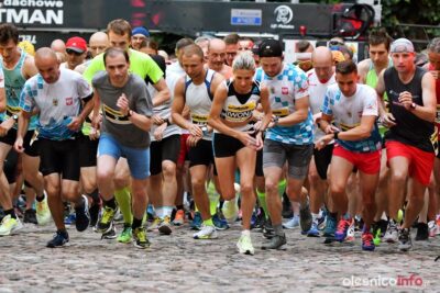 Rozpoczął się Nocny Bieg Szerszenia w Oleśnicy [ZDJĘCIA]
