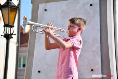 Hejnałem miasta w wykonaniu 11-letniego Szymona zainaugurowano Dni Oleśnicy 2022 [ZDJĘCIA]