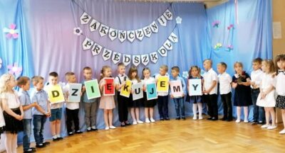 Krasnale z jedynki pożegnały się z przedszkolem [WIDEO]