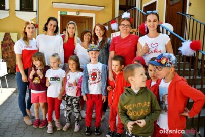 Przedszkolna jedynka bawi się na festynie [ZDJĘCIA]