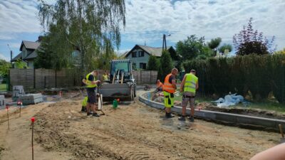 Trwa budowa dróg w Dobroszycach