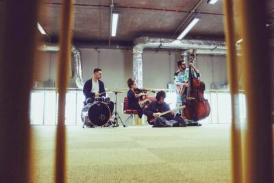 Wakacyjne granie w Rynku. Koncert zespołu Kołdra już w niedzielę