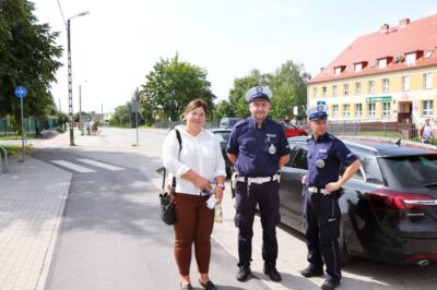 Policjanci kontrowali pojazdy i legitymowali pieszych [ZDJĘCIA]