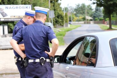 Oleśnicka policja skontrolowała 739 kierowców. Jeden z nich był pijany i poszukiwany