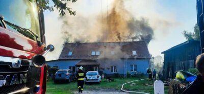 Pożar domu w Paczkowie. Dziewięcioosobowa rodzina prosi o pomoc w jego odbudowie