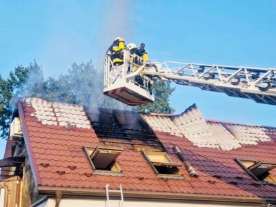Pożar domu w Paczkowie. Na miejscu interweniowały wszystkie służby