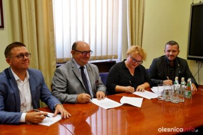 Fundacja Leroy Merlin przekazała pieniądze na kontenery dla uchodźców