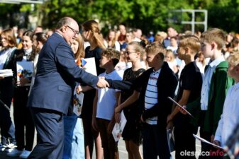 rozpoczecie-roku-szkolnego-sp6-olesnica009