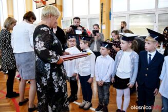 pasowanie-na-ucznia-sp6-olesnica033