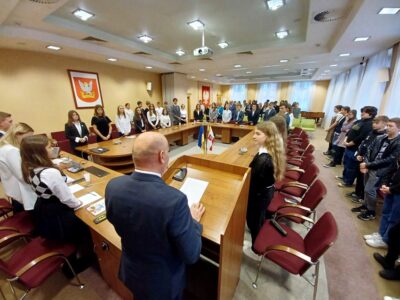 Ślubowanie i wybory w Młodzieżowej Radzie Miasta