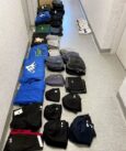 Policja zatrzymała młodą kobietę, która na oleśnickim targu handlowała odzieżą z podrobionymi znakami