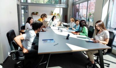 Organizujesz konferencję w grudniu? Wybierz salę na Mazurach!