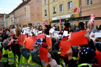 przedszkolaki-spiewaja-hymn-olesnicaDSC_5690-023