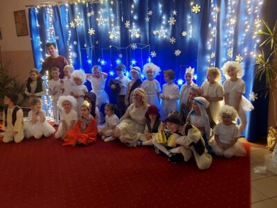 Bierutowskie przedszkolaki przedstawiły jasełka [ZDJĘCIA, WIDEO]