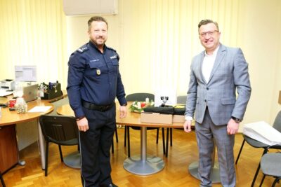 Materiały piśmiennicze i testery trzeźwości dla policji od gminy Oleśnica