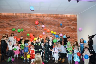 Dzieci z Bystrego bawiły się na balu przebierańców [ZDJĘCIA]