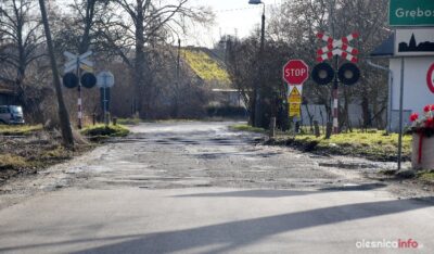 Kierowcy pytają o „zapomniane i nadal dziurawe” fragmenty świeżo wyremontowanej drogi