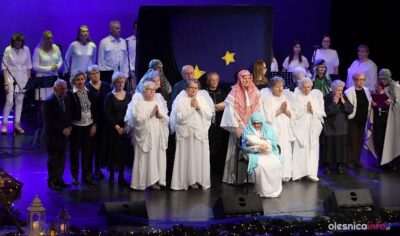 Śpiewajmy i grajmy Mu. Koncert kolęd w oleśnickim MOKiS-ie [ZDJĘCIA]