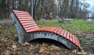 Nowa strefa relaksu z całorocznymi leżakami już prawie gotowa