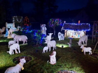 Niezwykła szopka bożonarodzeniowa stanęła w Dobroszycach [ZDJĘCIA]