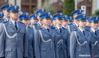 Chcesz zostać policjantem? Zobacz ile można zarobić [PŁACE, REKRUTACJA]