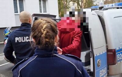 Były policjant, który ukradł radiowóz został aresztowany. Znęcał się nad bliską osobą [WIDEO]