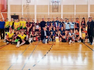 Turniej piłki siatkowej kobiet. Puchar wywalczyła Świerzna [ZDJĘCIA]