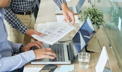 Jak stworzyć unikalną stronę internetową, która przyciągnie uwagę klientów?