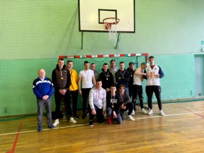 Uczniowie z ZSZ w Oleśnicy mistrzami powiatu w piłce ręcznej