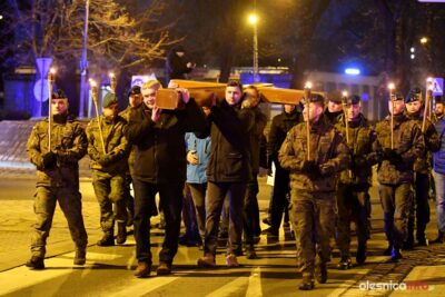 Droga Krzyżowa na ulicach Oleśnicy [ZDJĘCIA, WIDEO]