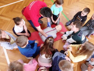 Tydzień Bezpieczeństwa i pokaz ratowników GKN w oleśnickiej szkole
