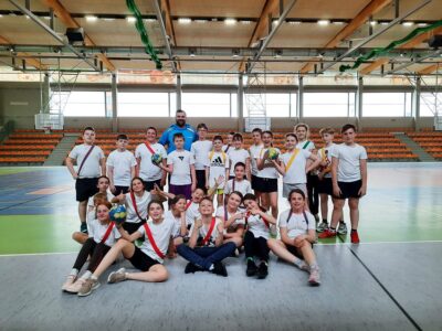 Pokazowy trening piłki ręcznej w oleśnickiej szkole