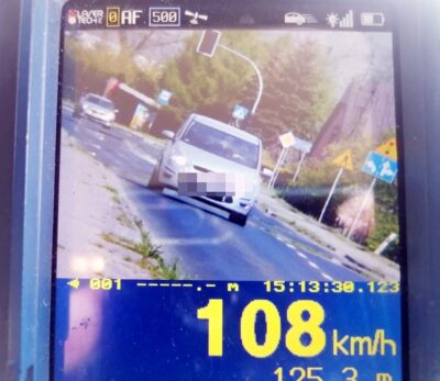 50-latek stracił prawo jazdy. Jechał za szybko!
