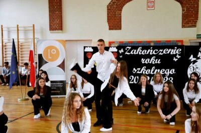 Tak uczniowie II LO w Oleśnicy żegnali rok szkolny [ZDJĘCIA]