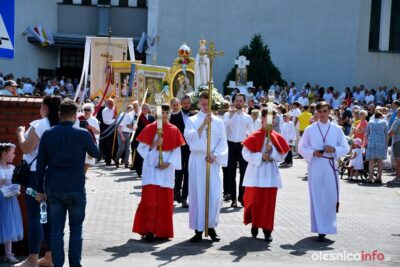 Boże Ciało w parafii NMP Matki Miłosierdzia w Oleśnicy [ZDJĘCIA]