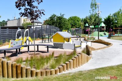 Uroczyste otwarcie nowego placu zabaw w Dobroszycach [zdjęcia]