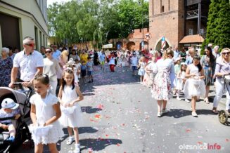 olesnica-boze-cialo-sw.janDSC_4460