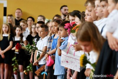 Pożegnanie uczniów i dyrektor Zespołu Szkolno-Przedszkolnego nr 1 [ZDJĘCIA]
