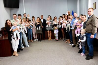 Powitali nowych mieszkańców gminy Oleśnica [NAZWISKA, ZDJĘCIA]