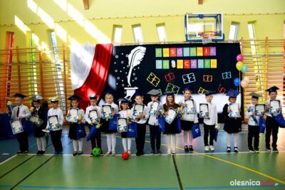 Pierwszaki z SP we Wszechświętem złożyły ślubowanie [ZDJĘCIA]