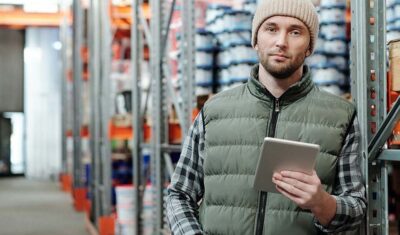 Systemy zarządzania magazynem (WMS) – kluczowe funkcje, korzyści i alternatywy