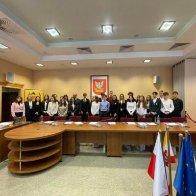 Młodzieżowa Rada Miasta Oleśnicy wznowiła obrady po wakacyjnej przerwie [NAZWISKA]