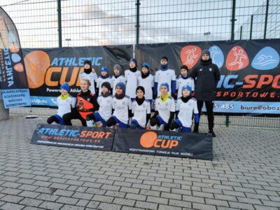 Młodziki z APO na Athletic Cup. Drużyna wygrała srebrną grupę